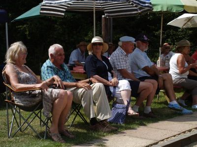 The players and spectators
